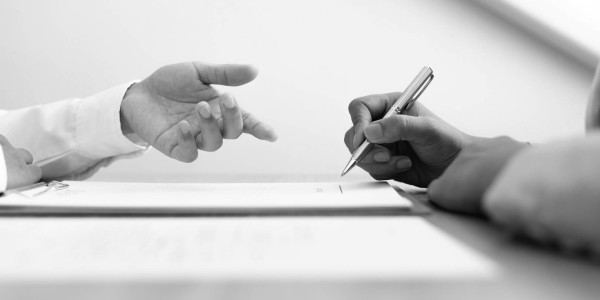 Derecho Mercantil / Abogados Mercantilistas Mataró · Redacción y Negociación Contratos de Licencias de Software y Acuerdos Tecnológicos