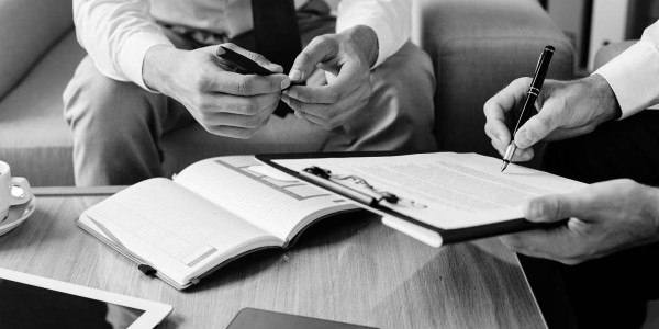 Derecho Mercantil / Abogados Mercantilistas Mataró · Cumplimiento Normativas de Protección de Datos / RGPD / LOPD