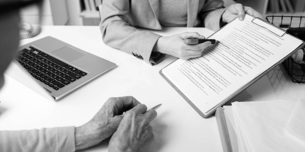 Derecho Mercantil / Abogados Mercantilistas Mataró · Cumplimiento de Normativas Derechos Consumidor